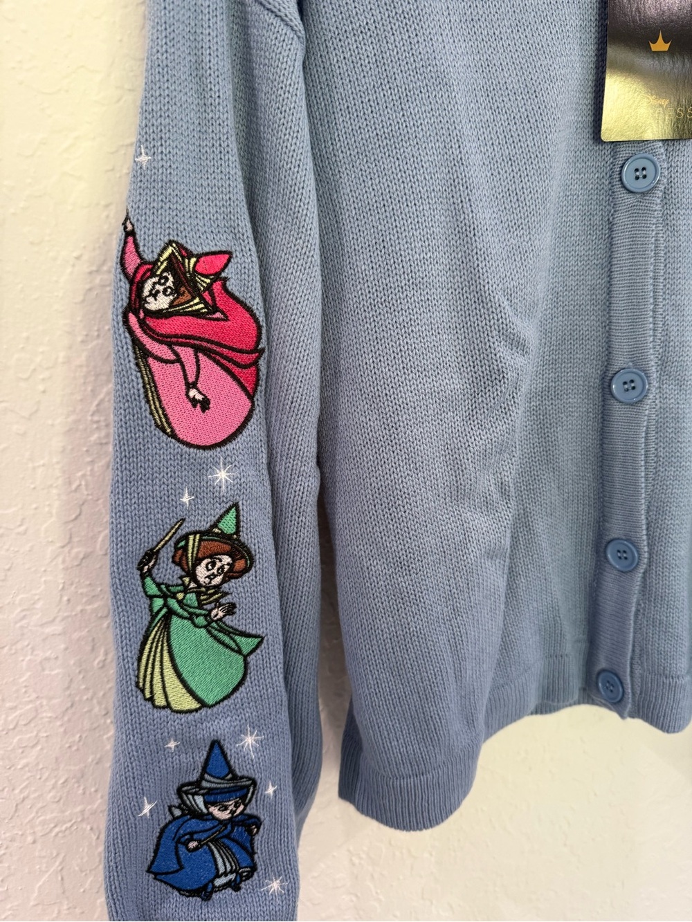 🛍️ SOLD 🛍️ NEW Disney Princess Aurora Sleeping Beauty Embroidered Cardigan - Picture 4 of 6